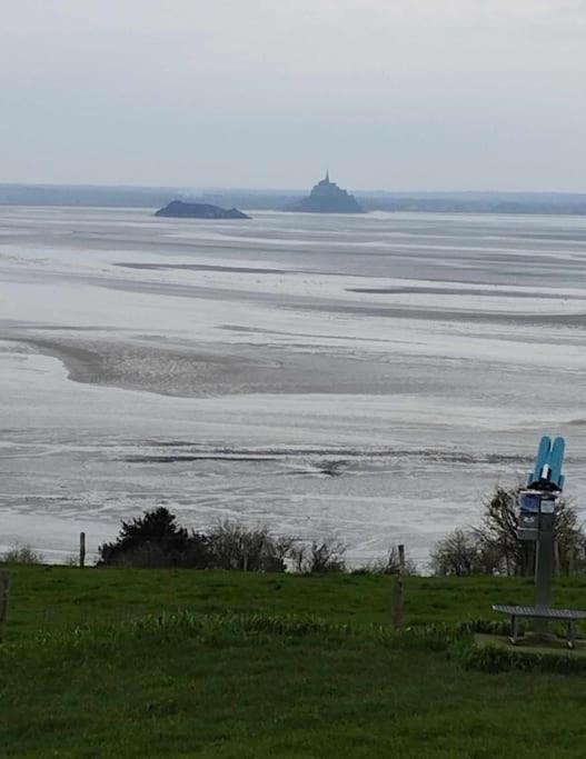 Maison Vue Sur Le Mont Saint Michel Et Sa Baie Champeaux Экстерьер фото